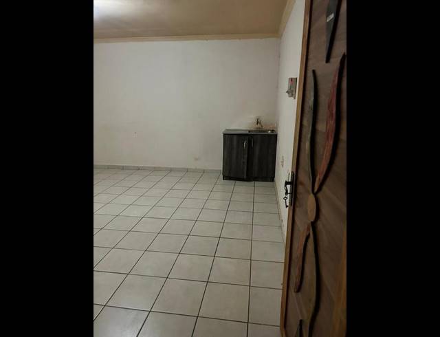 20 BEDROOM APARTMENT FOR SALE IN RONDEBULT